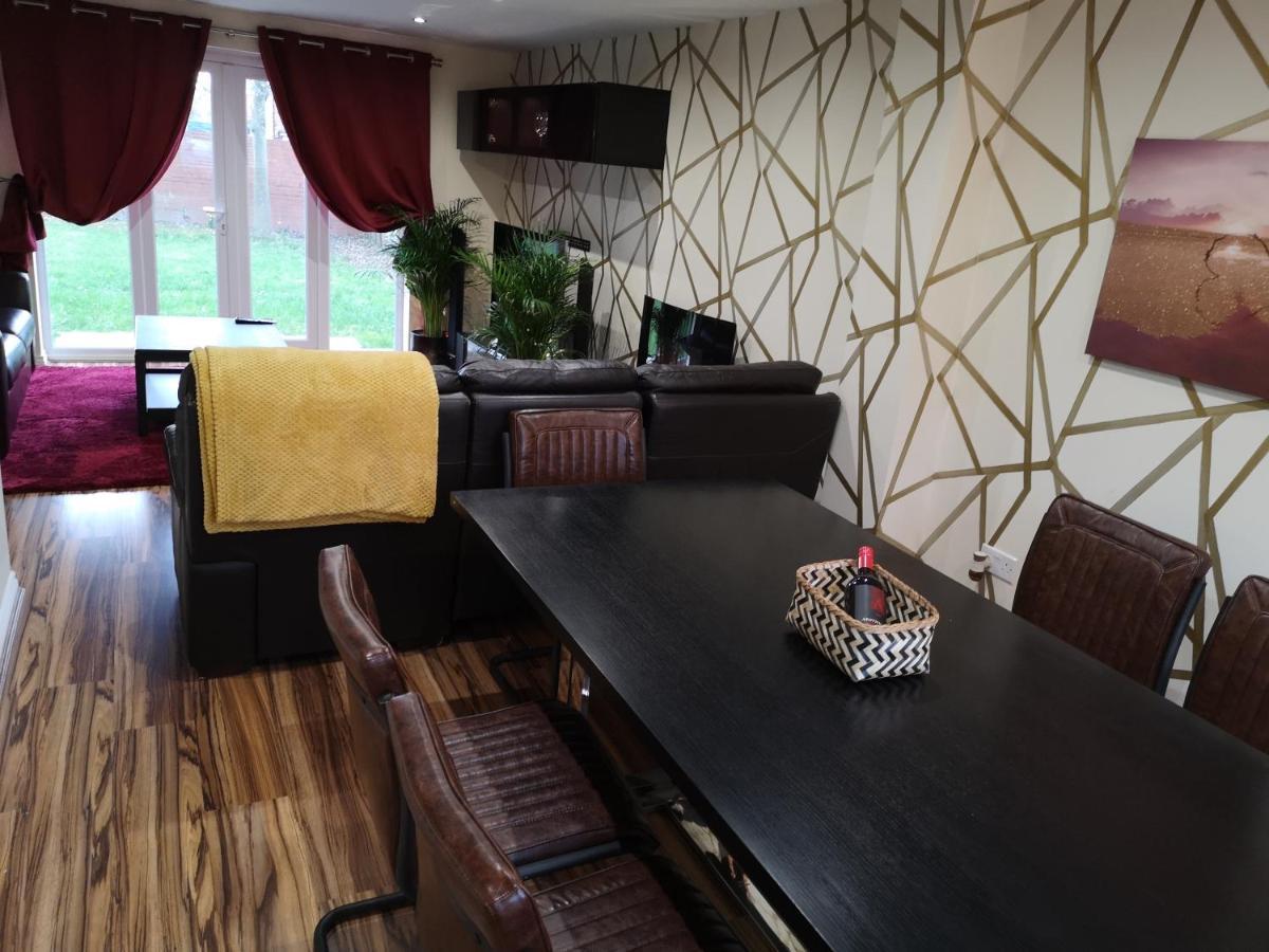 Appartamento Nightingale Gardens - 4 Bed Detached House - Manchester Esterno foto