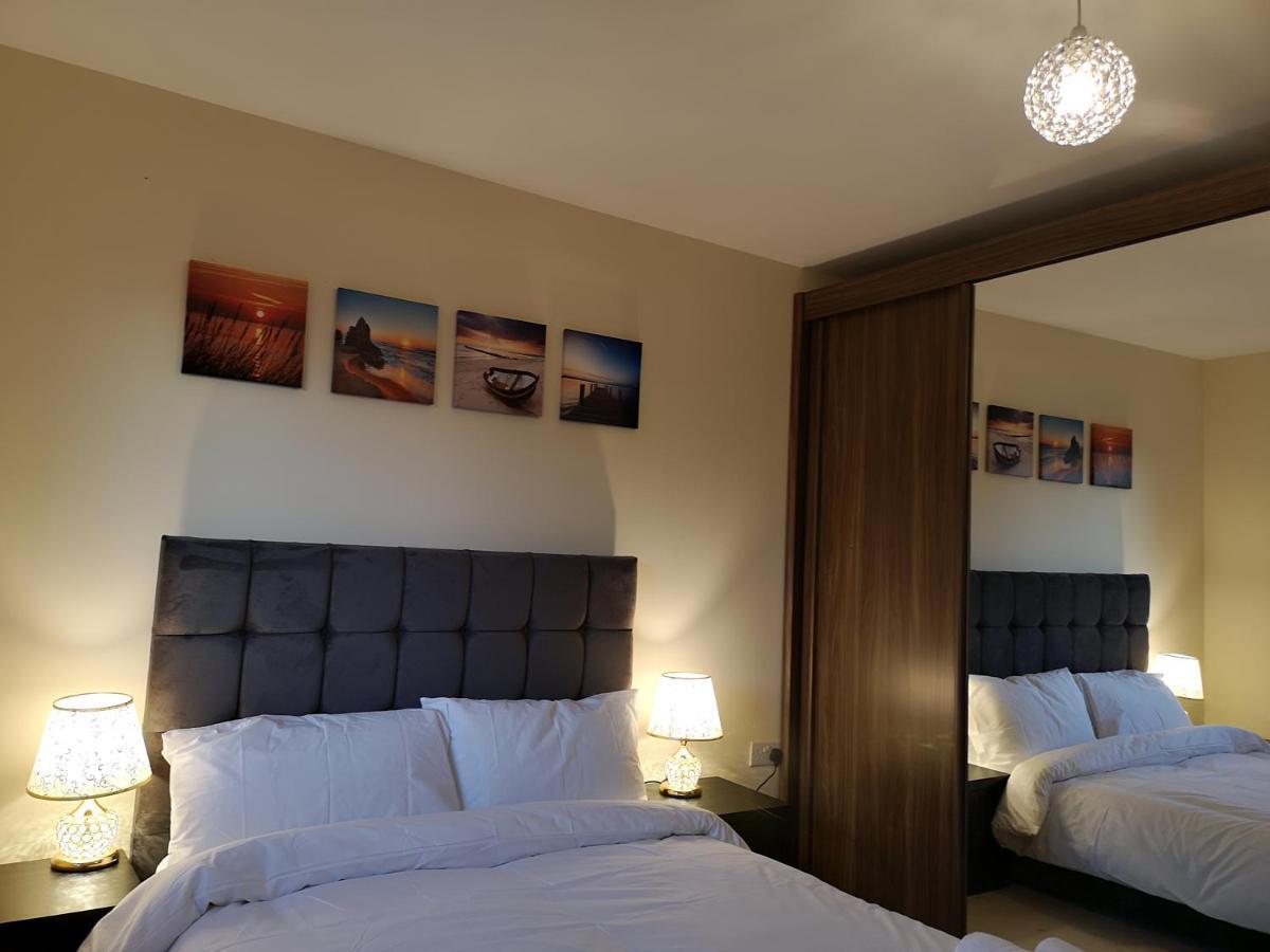 Appartamento Nightingale Gardens - 4 Bed Detached House - Manchester Esterno foto