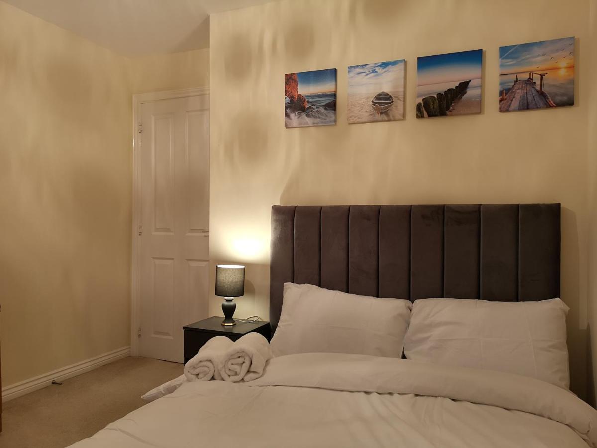 Appartamento Nightingale Gardens - 4 Bed Detached House - Manchester Esterno foto