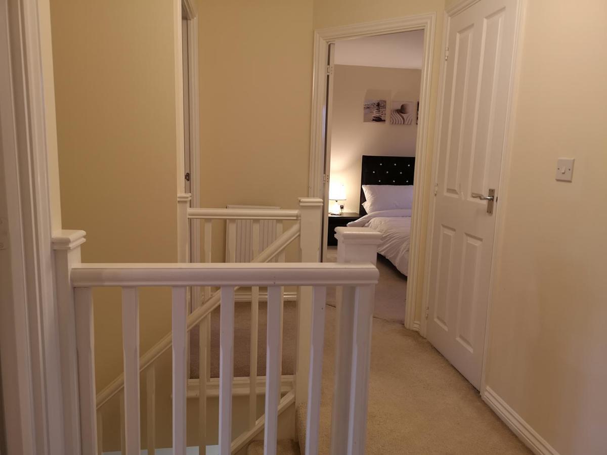 Appartamento Nightingale Gardens - 4 Bed Detached House - Manchester Esterno foto
