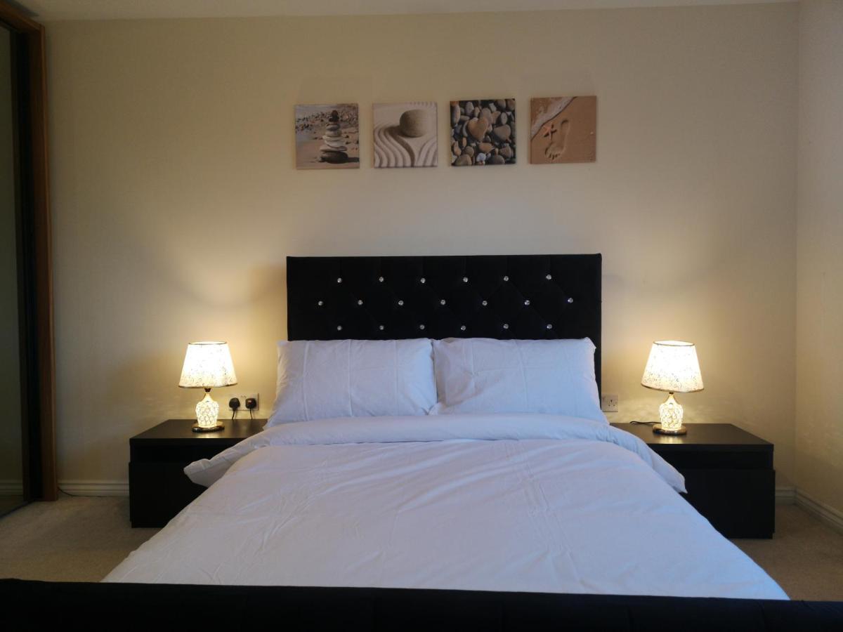 Appartamento Nightingale Gardens - 4 Bed Detached House - Manchester Esterno foto